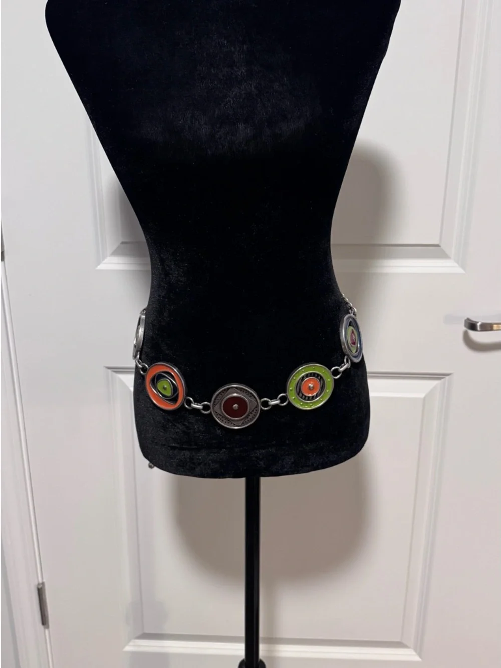 Chico’s vintage enamel Retro Circle Link adjustable Statement Belt. NWOT. M-L - Picture 2 of 11